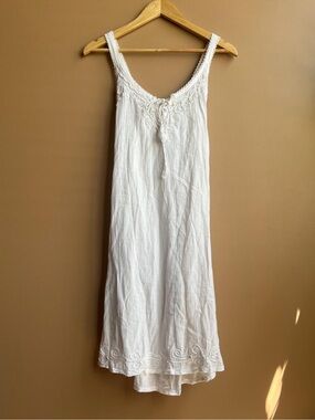 India Boutique White Embroidered Cotton Slip with tie front. One size fits most.